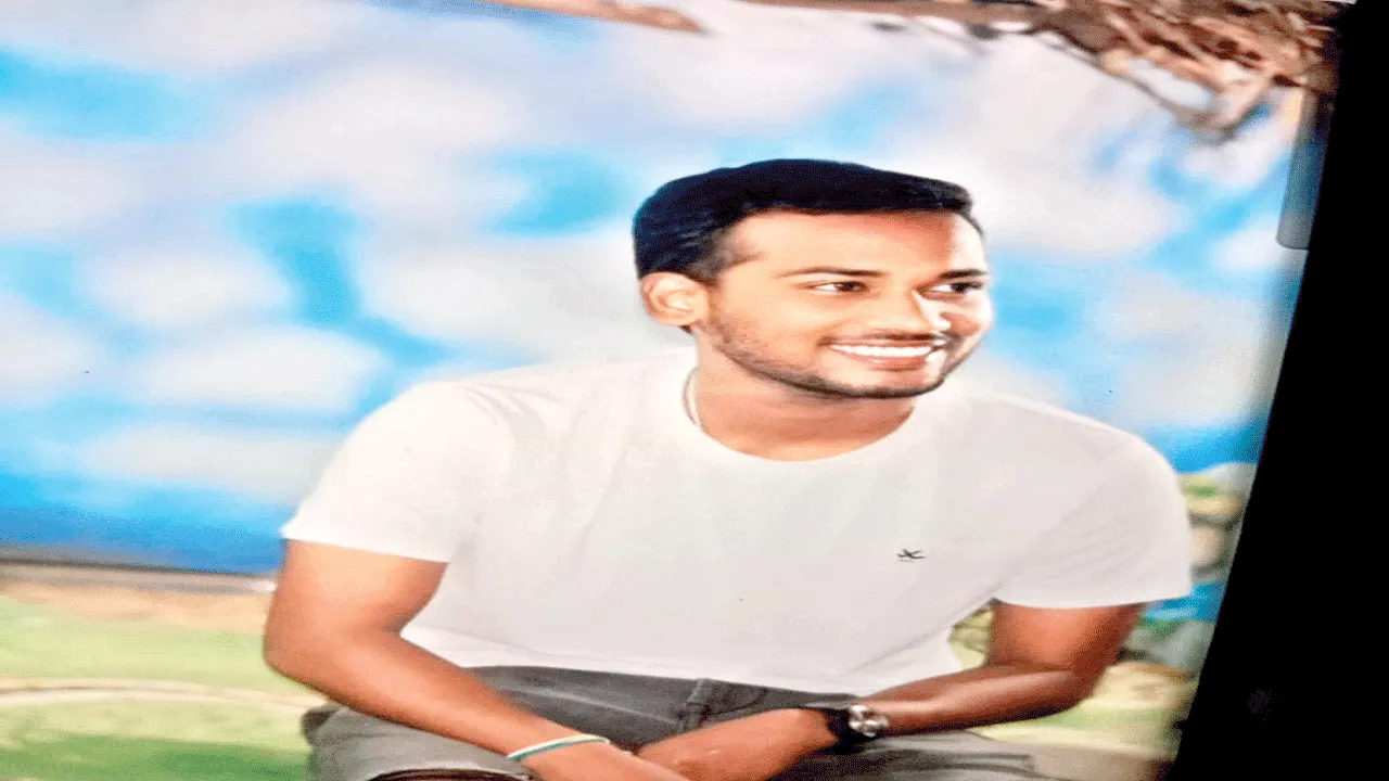 accident గుంతల రహదారికి యువకుడి బలి
