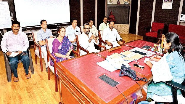 పల్లెకు నీళ్లివ్వరా?