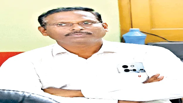    విధులకు వెళుతుండగా..