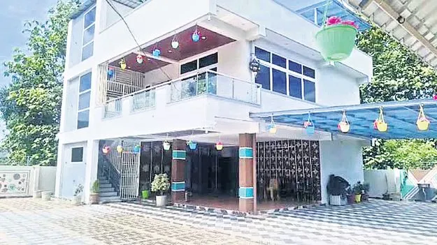 రిస్టార్టుల్లో చీకటి దందాలు!