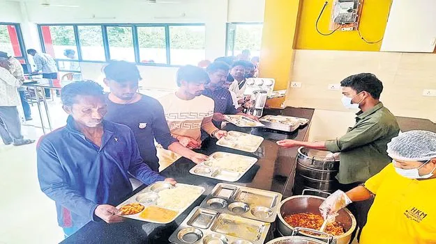 ఒక్ పూట భోజనంతో సరి