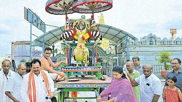చిలుక వాహనంపై వరసిద్ధుడు