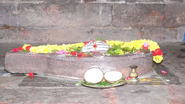 పంచమఠాల్లో ఆర్జిత అభిషేకాలు 