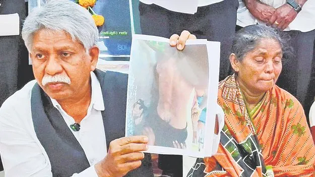 చిత్రహింసలతోనే చీకటి గోపి మృతి 