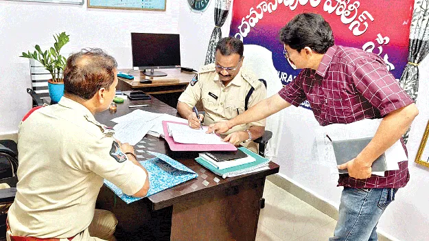 ఎన్నికల కోడ్‌ అనుసరించి నడుచుకోండి