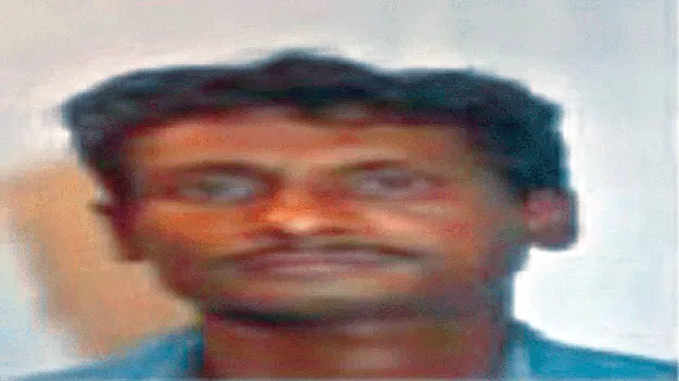 రోడ్డు దాటుతూ వాహనం ఢీకొని వ్యక్తి దుర్మరణం