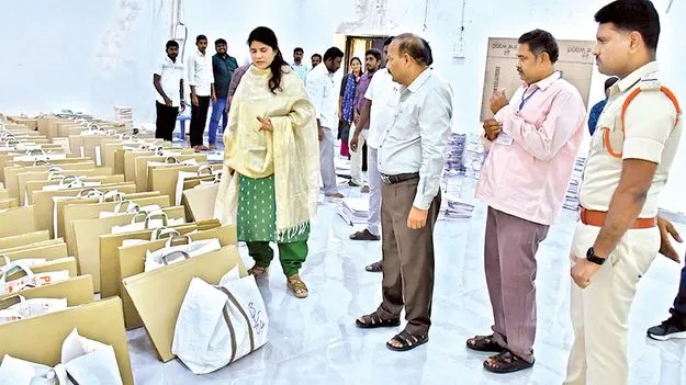 పోస్టల్‌ బ్యాలెట్‌ను వినియోగించుకోండి 