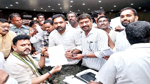 ‘పాతపట్నం- టెక్కలి’ని డబుల్‌ రోడ్డు చేయాలి