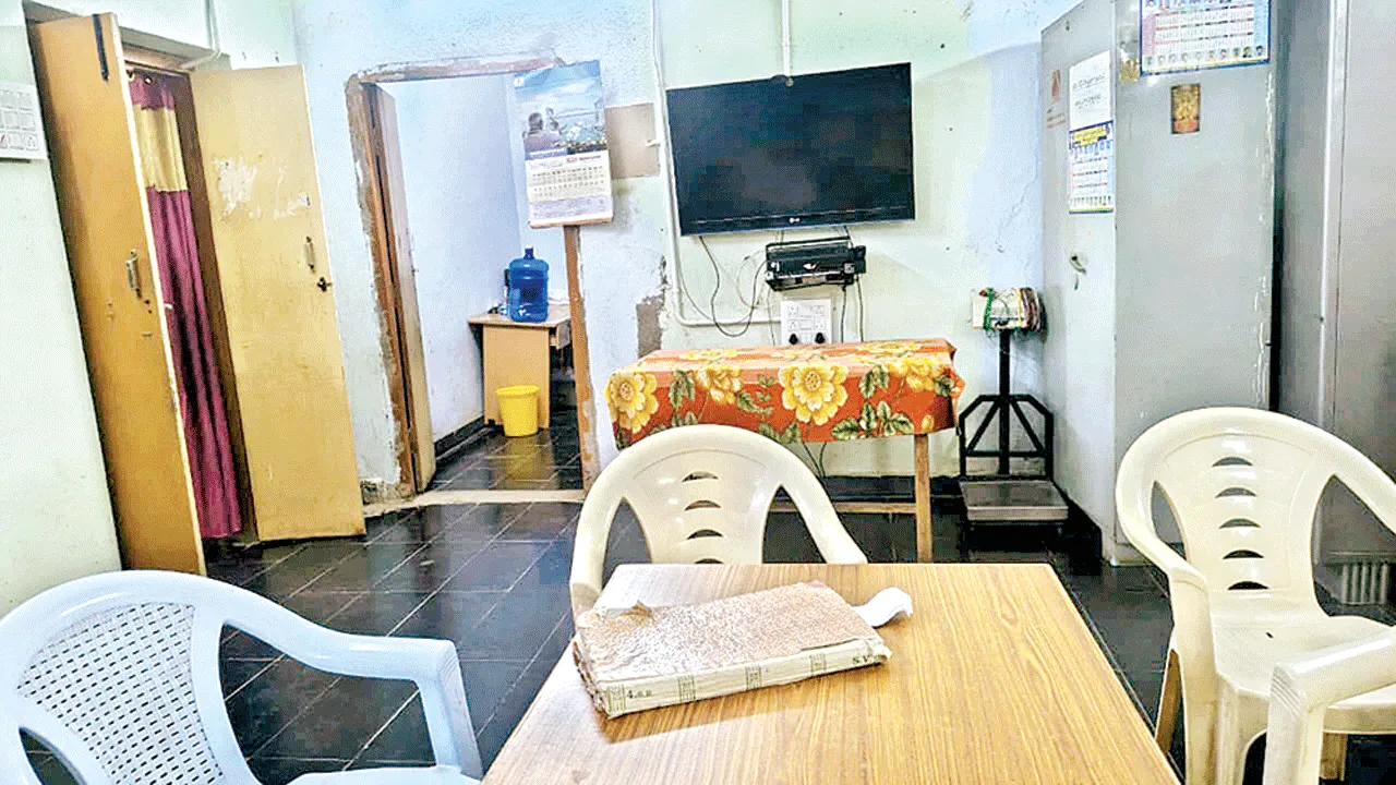 సారూ.. ఇదేం తీరు?