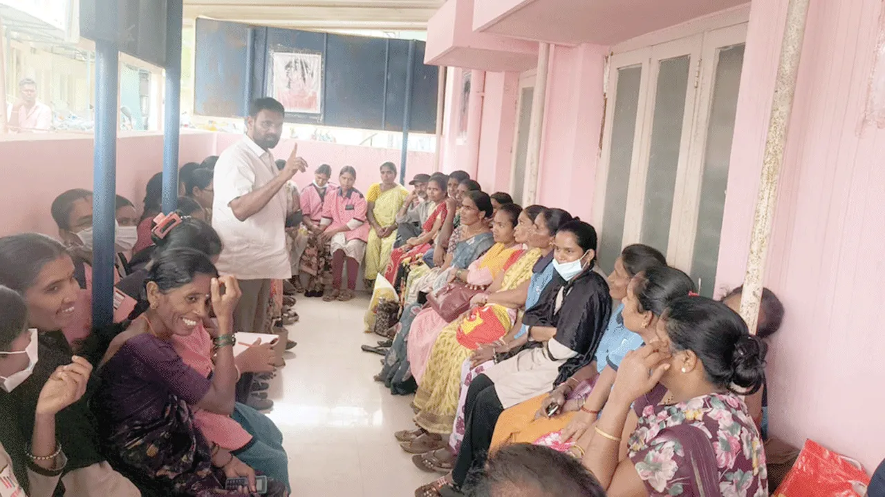 కనీస వేతనం అమలు చేయాలి