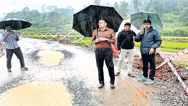 అనంతగిరి ఘాట్‌ మార్గం మూసివేత 