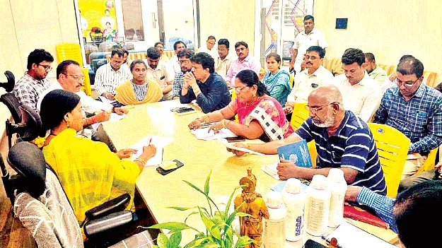  పంట నష్టంపై నివేదిక ఇవ్వండి
