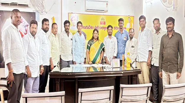 అభివృద్ధిని ప్రజల్లోకి తీసుకెళ్లాలి