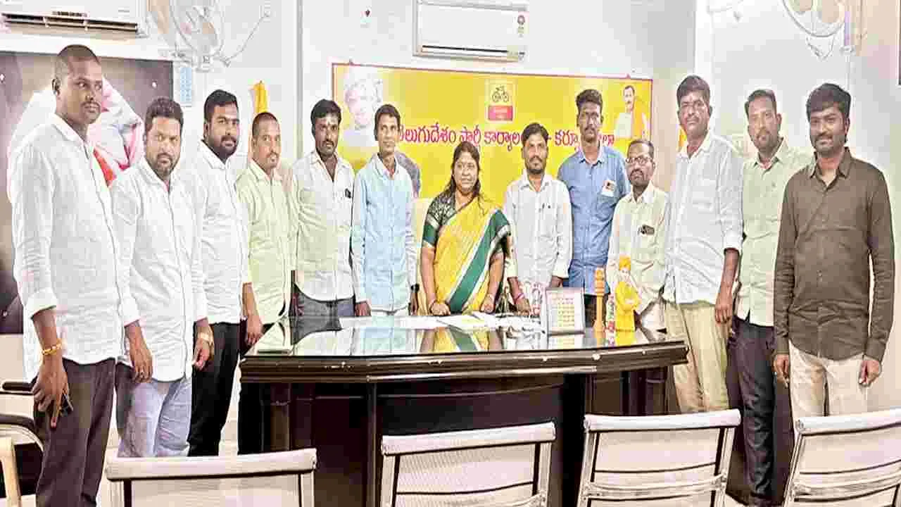 అభివృద్ధిని ప్రజల్లోకి తీసుకెళ్లాలి