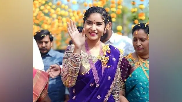 ఆమె బీసీ కాదట..! 