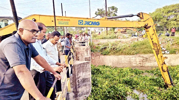 శరవేగంగా గుర్రపు డెక్క తొలగింపు