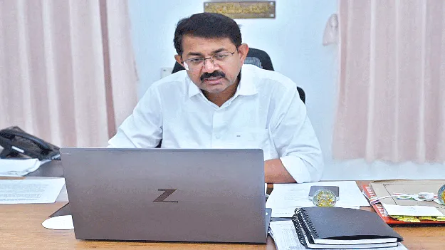పరిశ్రమలకు అనుమతులు మంజూరు చేయండి