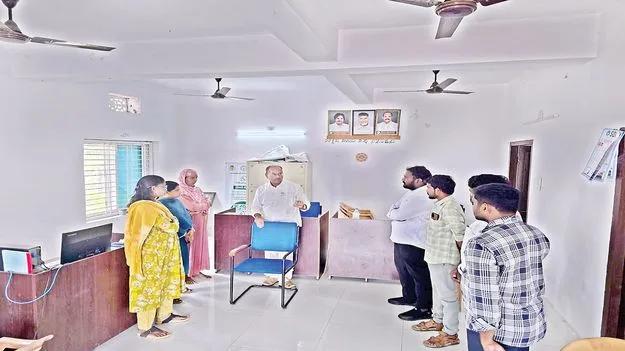 ఇక సచివాలయాల్లోను.. అర్జీల స్వీకరణ
