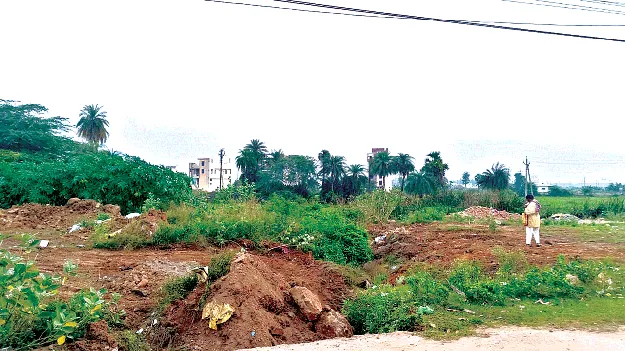 బినామీ రికార్డులు సృష్టించి.. 
