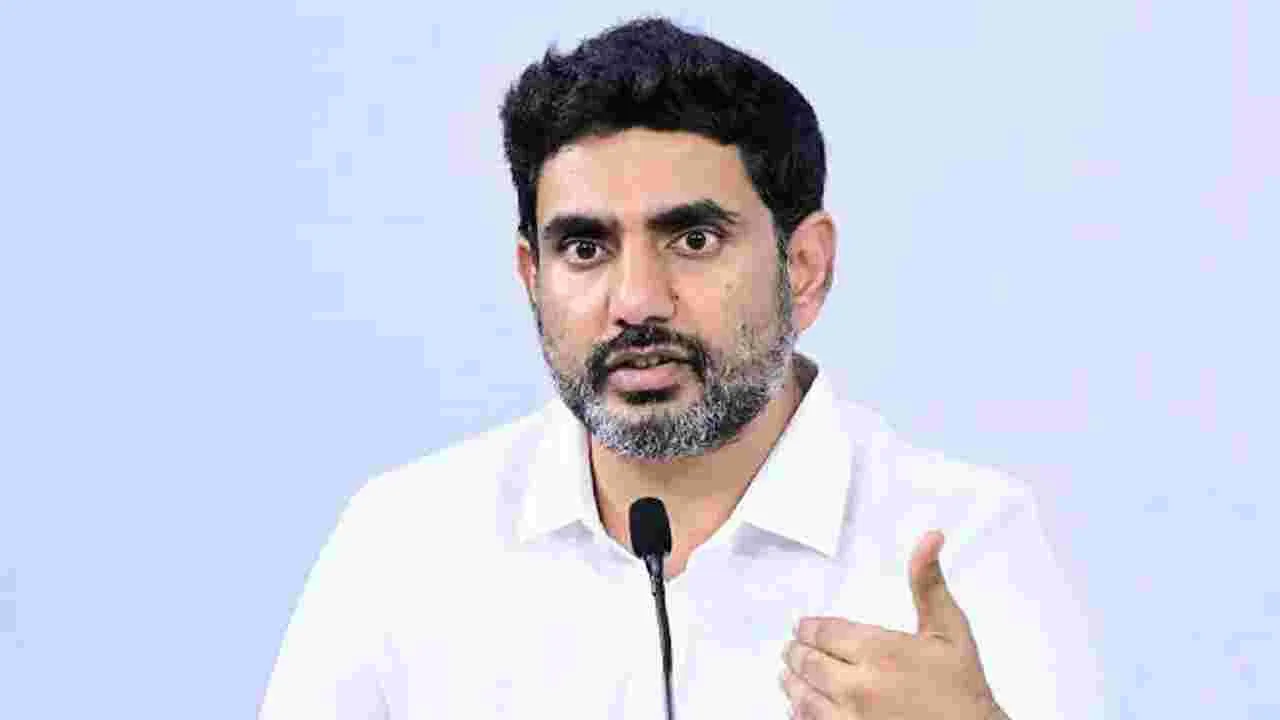 నేను టీచర్ల వైపు.. జగన్‌ రౌడీల వైపు!