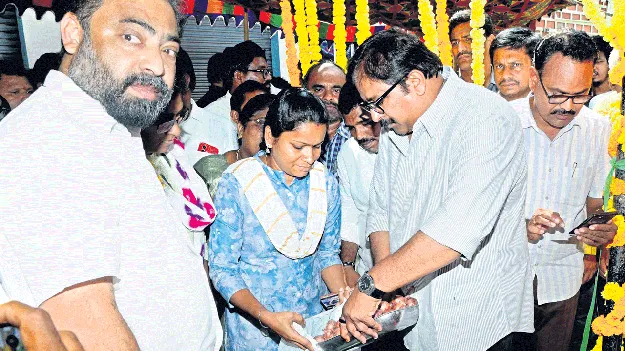రైతు బజార్లలో సబ్సిడీపై ఉల్లిపాయలు
