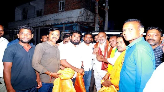  Rajanna Sircilla:  బండి సంజయ్‌కు బోయినపల్లి బీజేపీ శ్రేణుల ఘన స్వాగతం