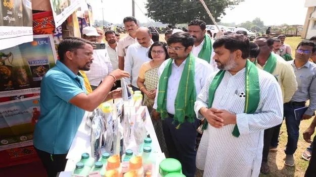ప్రత్యామ్నాయ పంటల వైపు అడుగులు వేయాలి 