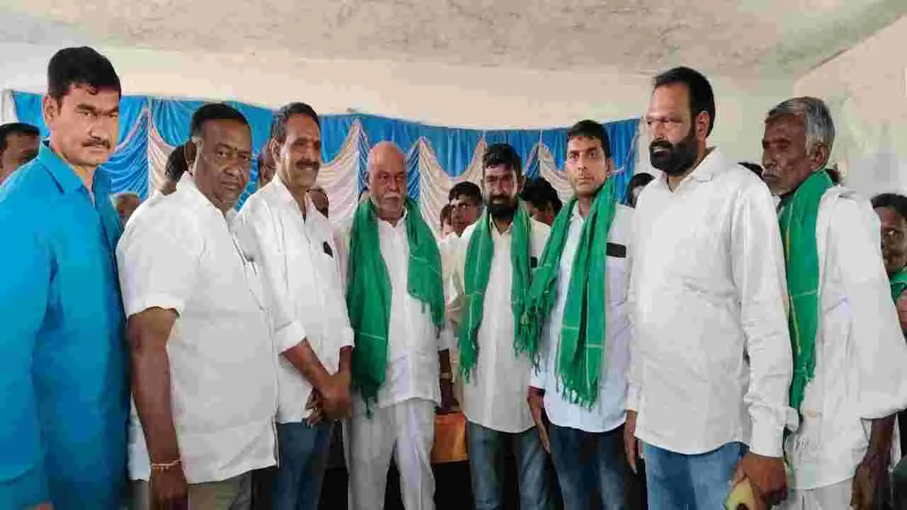 రైతులకు మెరుగైన సేవలందించాలి