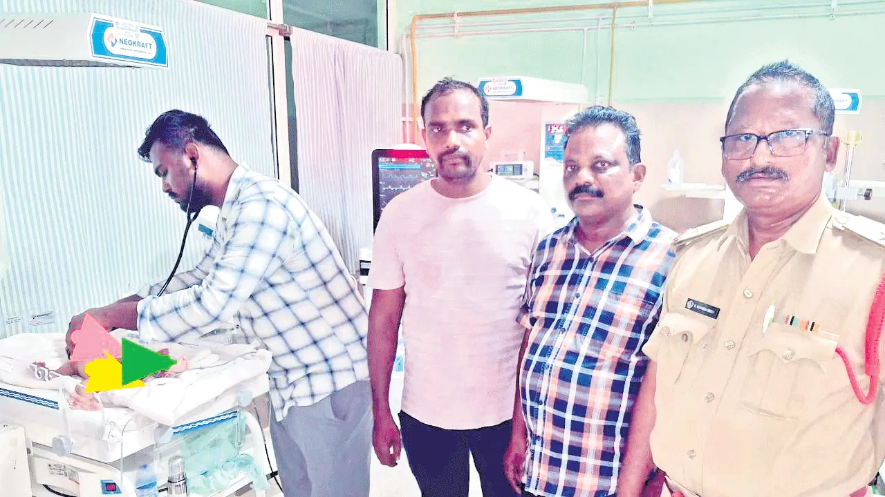 పొత్తిళ్లలో బిడ్డ.. ముళ్లపొదల్లో..!