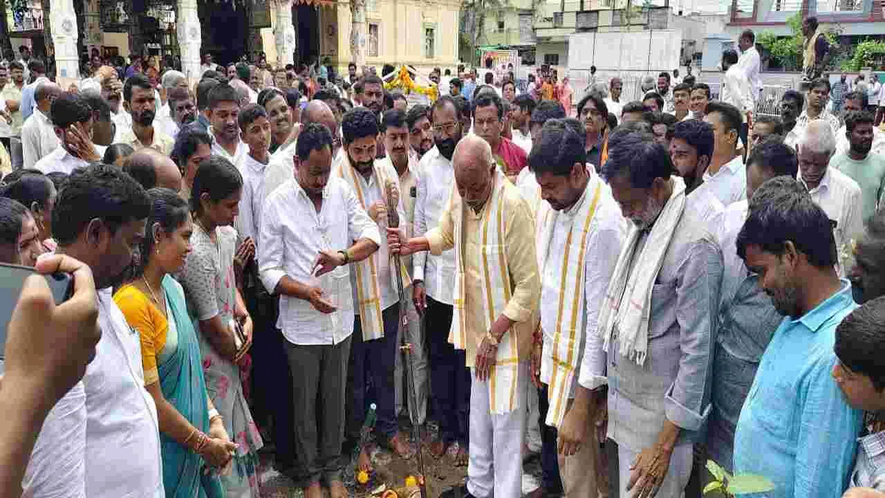 నియోజకవర్గ అభివృద్థికి కృషి