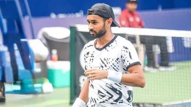 పరీక్షిత్‌పై నాలుగేళ్ల నిషేధం