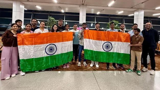 ఫేవరెట్లు భారత జట్లు