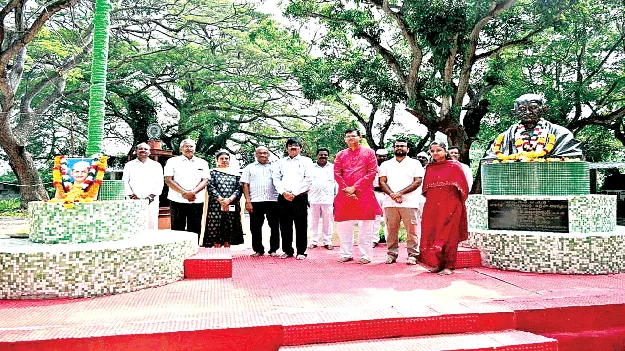 అహింస, పరిశుభ్రతే ప్రగతికి బాటలు
