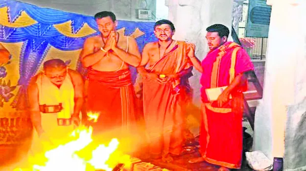 GOD: బ్రహ్మోత్సవాల్లో మూడో రోజు ప్రత్యేక పూజలు