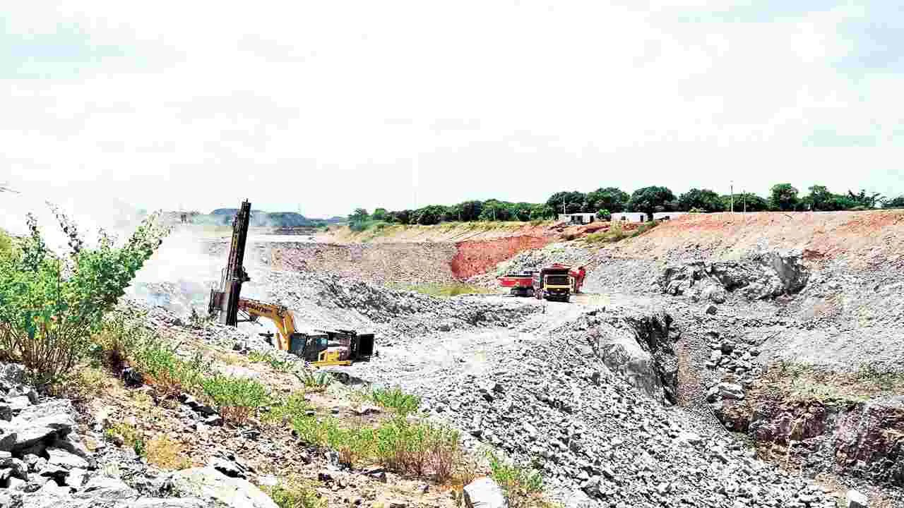 డిండిపై పోరు..!