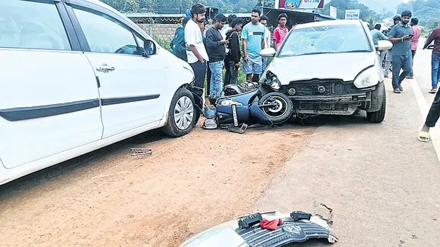 కారు బీభత్సం