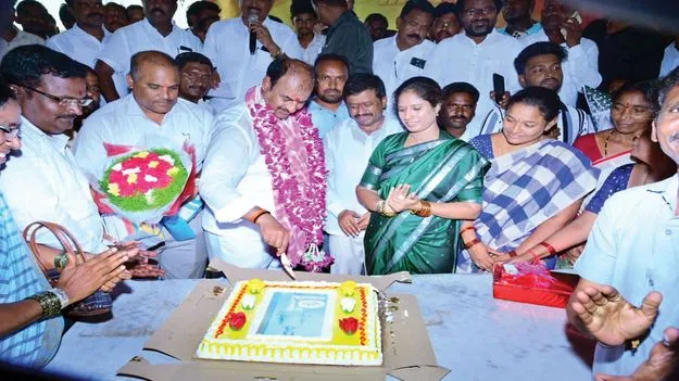 ఘనంగా ఎమ్మెల్యే బండ్ల జన్మదిన వేడుకలు