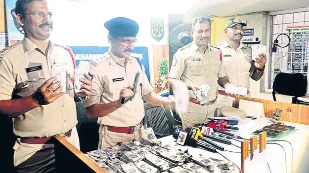 రూ.66 లక్షల నకిలీ నోట్లు స్వాధీనం
