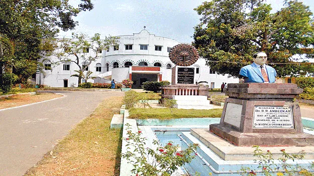 బీఆర్‌ఏయూ స్నాతకోత్సవం వాయిదా