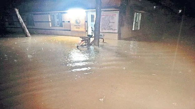 మళ్లీ భారీ వర్షం