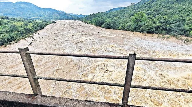 గరిష్ఠ స్థాయిలో డుడుమ, జోలాపుట్టు జలాశయాలు  