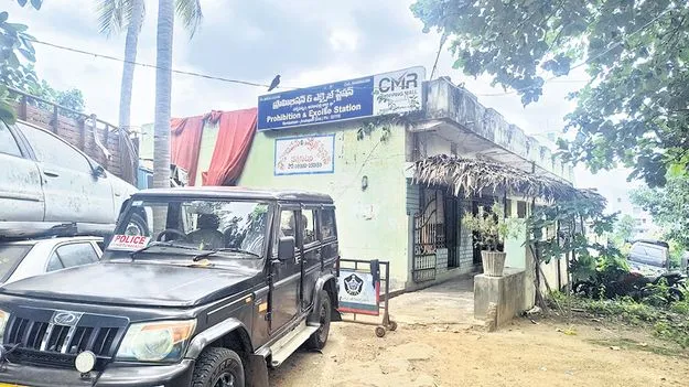 ఎక్సైజ్‌కు సిబ్బంది కొరత