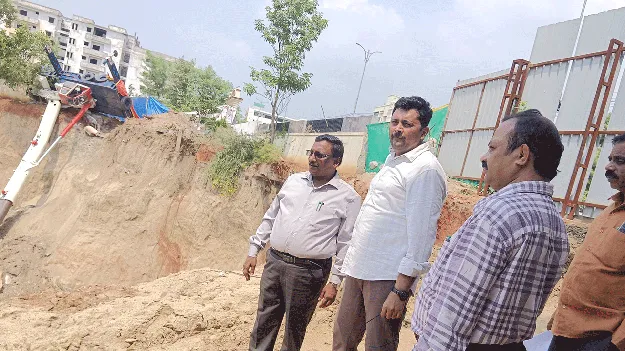 క్రేన్‌ ప్రమాదంపై ఉన్నతాధికారుల విచారణ