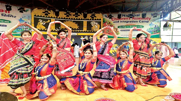జాతీయ వేదికపై రాజాం విద్యార్థినులు 