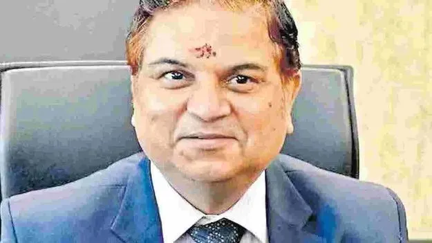నిష్పక్షపాతంగా ఎన్నికలు నిర్వహించాలి