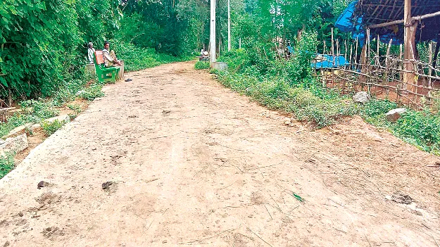 ఇదేం ‘పల్లె పండుగ’?