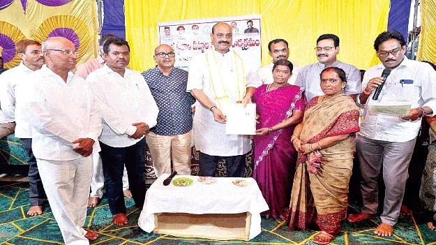  అంగరంగా వైభవంగా కొత్తమ్మతల్లి ఉత్సవాలు 