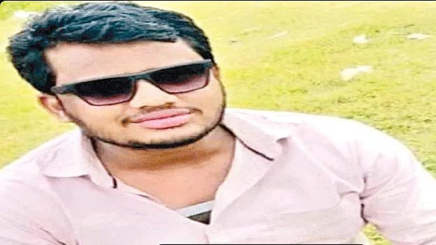 పశువులను తప్పించబోయి..