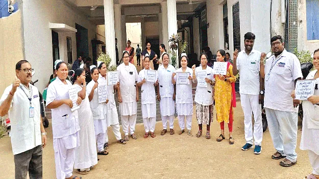  ఉద్యోగులను రెగ్యులర్‌ చేయాలి