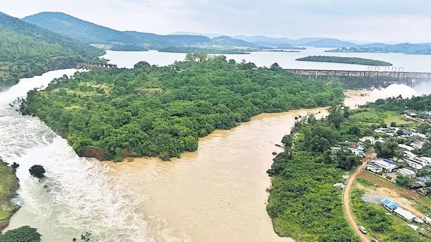 జలాశయాలకు తగ్గని ఇన్‌ఫ్లో